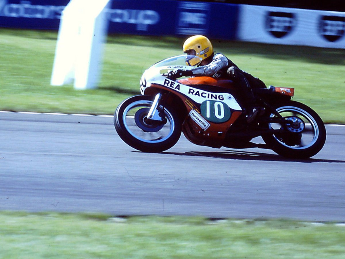 TappetTwo's tweet image. Joey on the 250 Rea Racing Yamaha...Donington August 1977