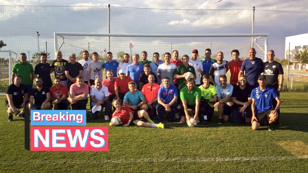 🔊Foto final del curso de Porteros en la Ciudad Deportiva del Sevilla F C. Gran grupo y excelente profesorado el que ha coordinado José Luis Silva 👍⚽️👍Enhorabuena a todos👏👏👏👏👏👏👏. #AlumnosCEDIFA y #ProfesCEDIFA