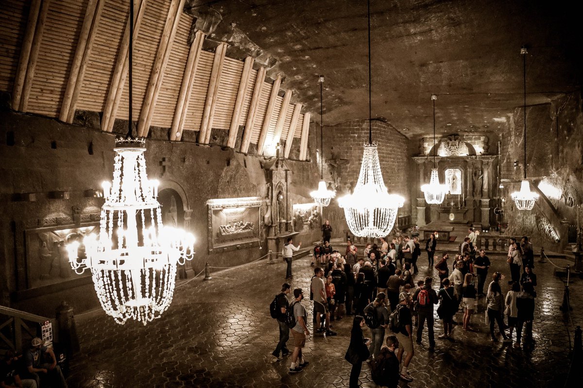MSUBobcatsFB's tweet photo. Today, we explored Krakow and the Wieliczka Salt Mine.

Tomorrow, we start what we came here to do!

#Poland18 #HabitatforHumanity https://t.co/aFv039zzng