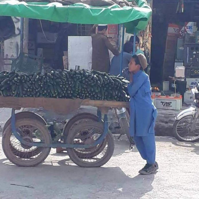 imWaheedFaizi's tweet photo. Cost of the war in #Afghanistan. Unconfirmed report says this boy lost his father in today’s #Khost terrorist attack,but he doesn’t know while he was busy with his business. Today at least 14 ppl martyred and 34 injured during prayers in Khost. #KhostAttack https://t.co/XkBZQ043EF
