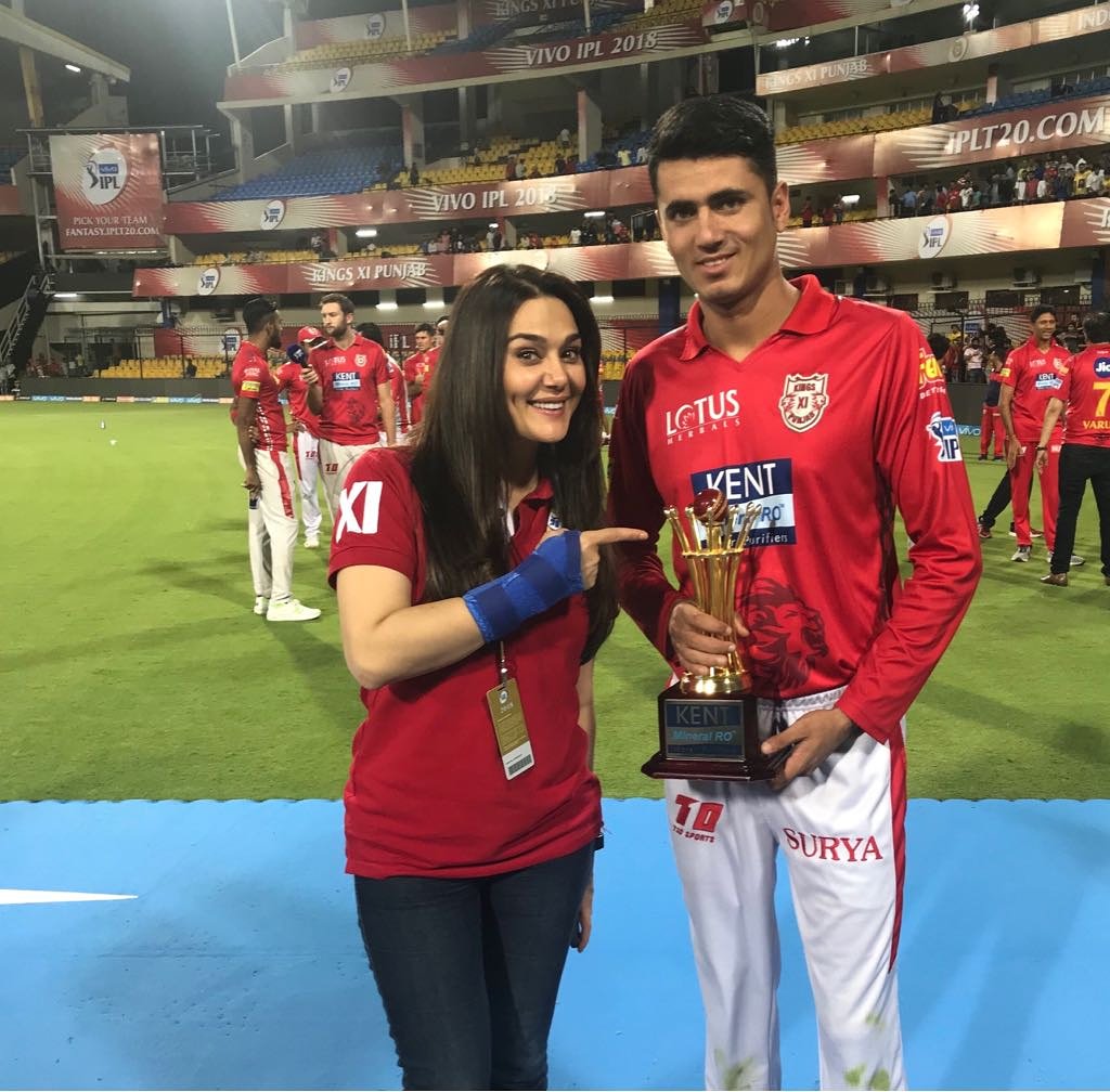 MirwaisAshraf16's tweet photo. Best bowling speals so far in IPL2018 @rashidkhan_19 man of the match yesterday @Mujeeb_Zadran become man of the match today colorefull performances by the afghan legands
keep going loins @MohammadNabi007 https://t.co/YiLz8oglhD