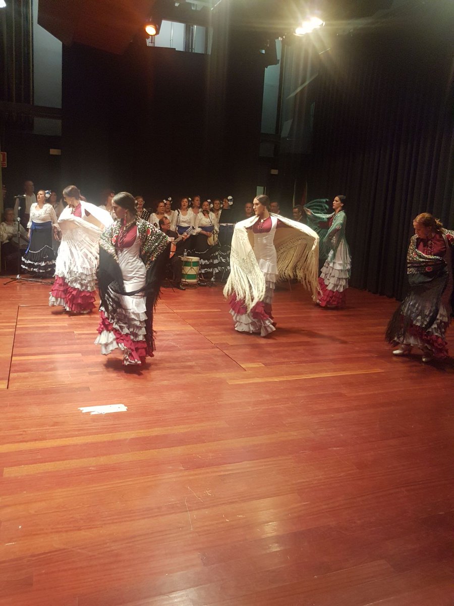 ACSolera's tweet photo. En el Festival de Folclore celebrado en Palencia y promovido por el Grupo Pan y Guindas.. una bonita experiencia!! https://t.co/Bt9jfLTYeP