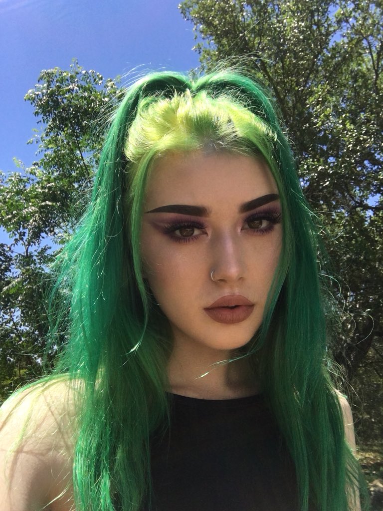 Ur local pansexual lizard bitch   #hereandqueer