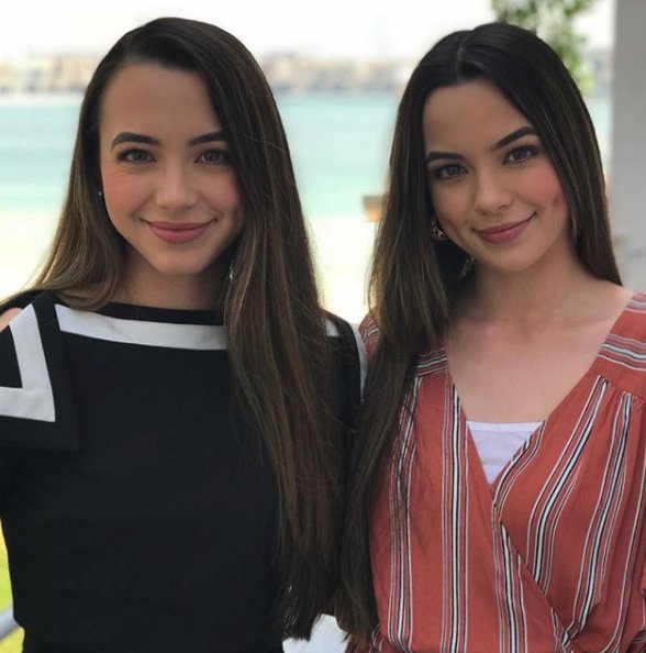 awesomenesstv's tweet image. Love these ladies! What's your favorite @MerrellTwins video?