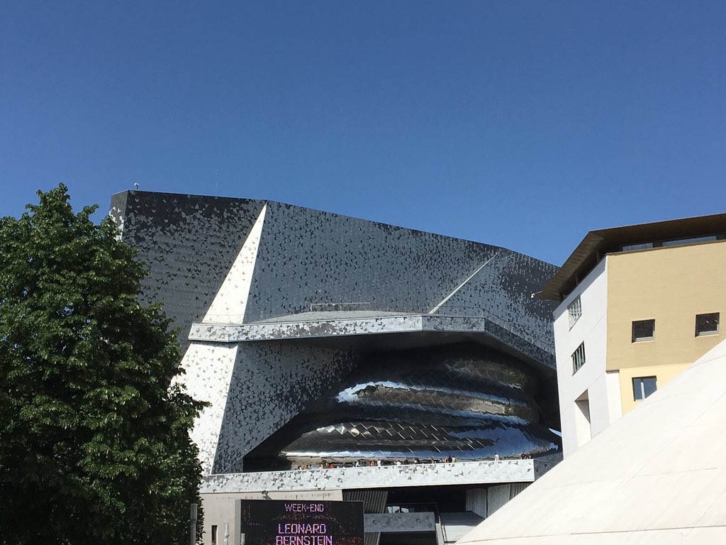 MdeBezenac's tweet photo. Superbe concert @philharmonie    🎻Hymne à la joie 🇪🇺 (Symphonie No 9) #Beethoven                                                  🎻Chichester Psalms #Bernstein Thanks @LAPhil @GustavoDudamel Mention spéciale @JohnHolidayLive &amp; @JulDiGiacomo 👏🏻 https://t.co/B08E0IKoTx