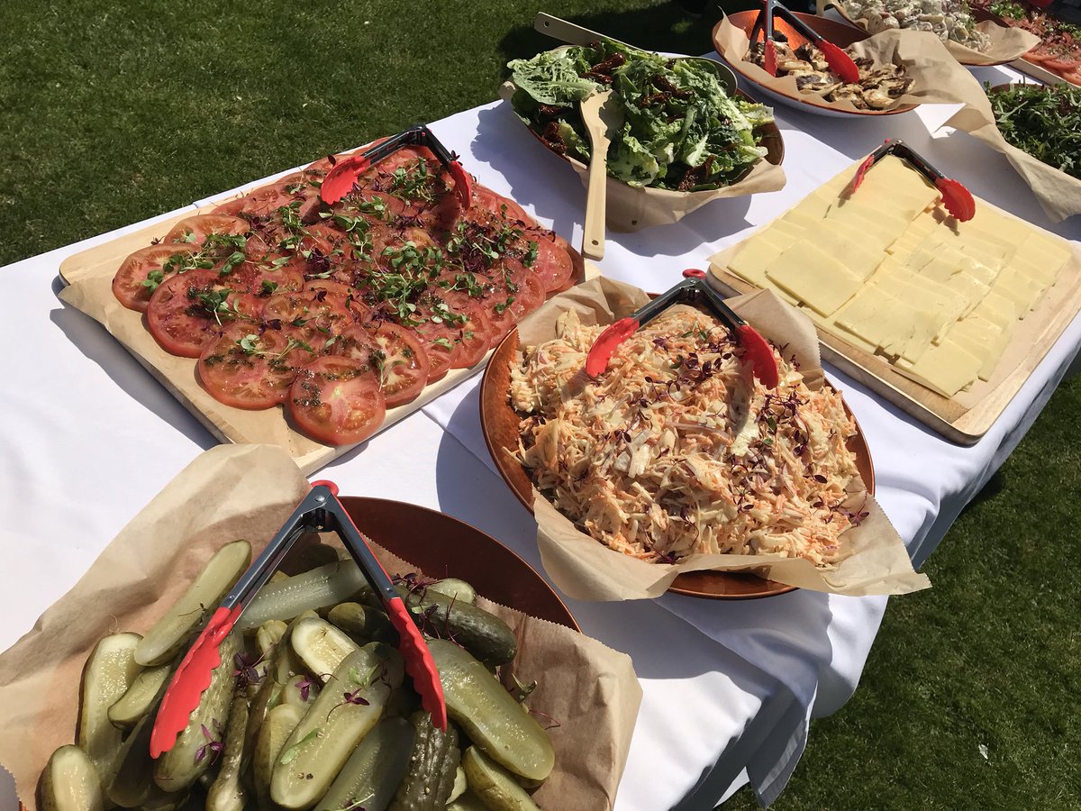 OinkOinkBBQ's tweet photo. Today event at a beautiful location @oaksfarmwedding #Croydon @CroydonTories @OinkOinkBBQ https://t.co/lZVhEdOZuA