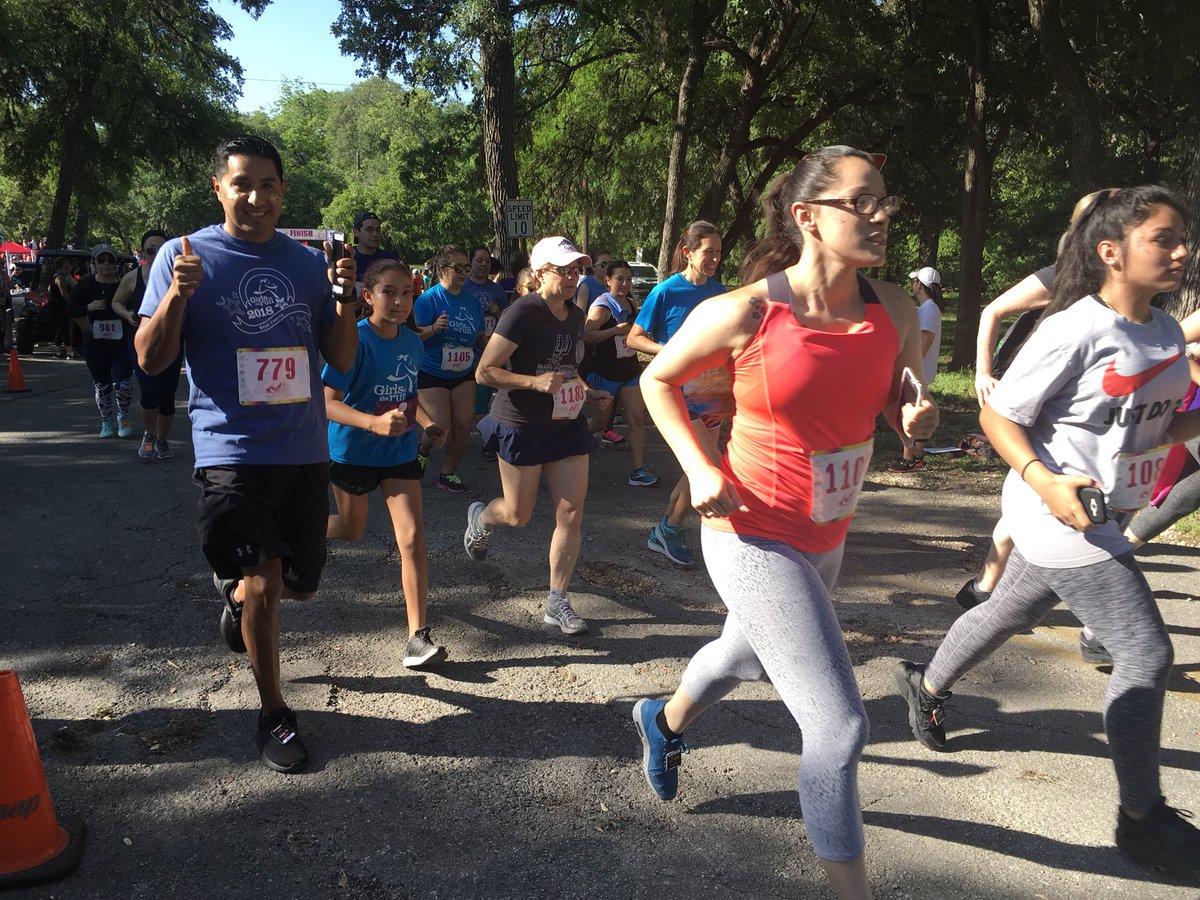 ramirezyr6's tweet photo. What a morning! Team @NISDVillarreal_  did amazing at the @GOTRBC 5K. This is the biggest team we have had at Villarreal. Thank you to all the teachers and parents who ran or cheered  us on today.
@NISD 
@RoxanneJGtz 
@eavilaJaguars https://t.co/hS2C3NnW50