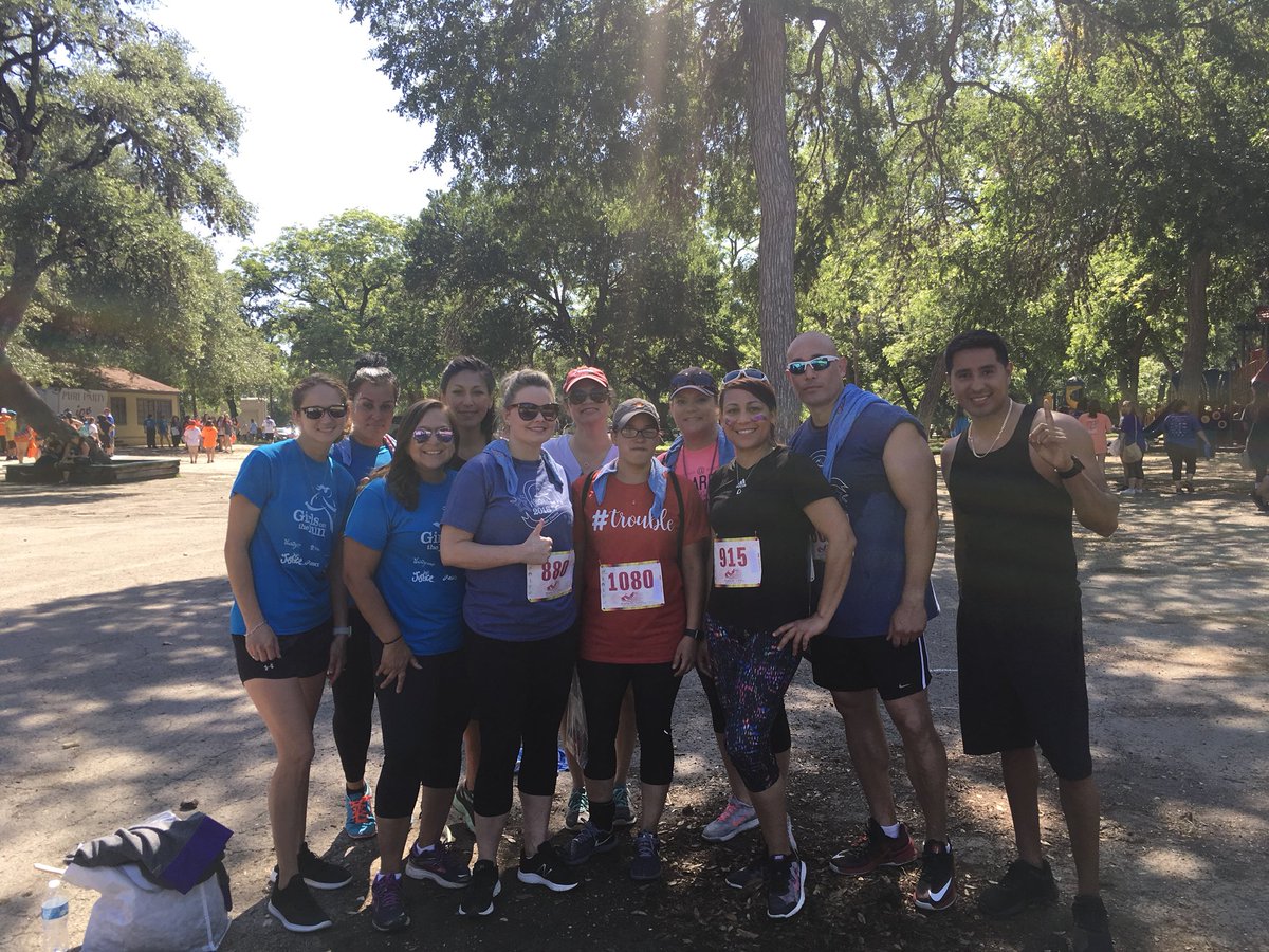 ramirezyr6's tweet photo. Truly the BEST teachers in @NISD , they volunteered their Sunday morning to run with their students at the @GOTRBC  5K.
@NISDVillarreal_ 
@IsaacGaitan6 
@coachmcPE https://t.co/zZjRx1sDVc
