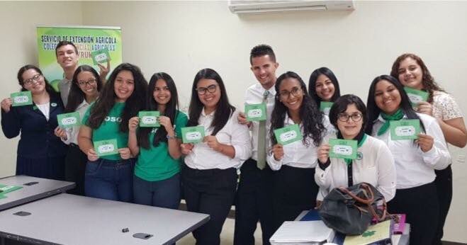 ¡Felicitamos a estos jóvenes que gracias a su esfuerzo y dedicación recibieron el pase a representar a nuestra isla en el Congreso Nacional 4-H 2018! Confiamos en ustedes para poner nuestra bandera en alto. 🇵🇷🍀 #4HCreceAquí