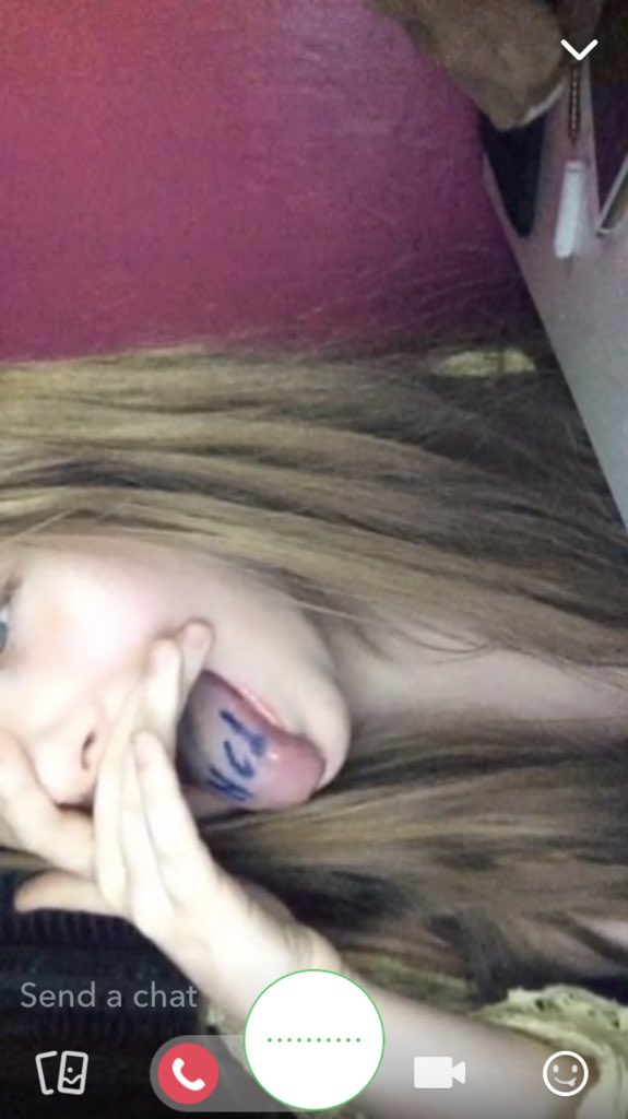 Nivoltt's tweet image. #newprofilepic can anyone take a guess who it is?