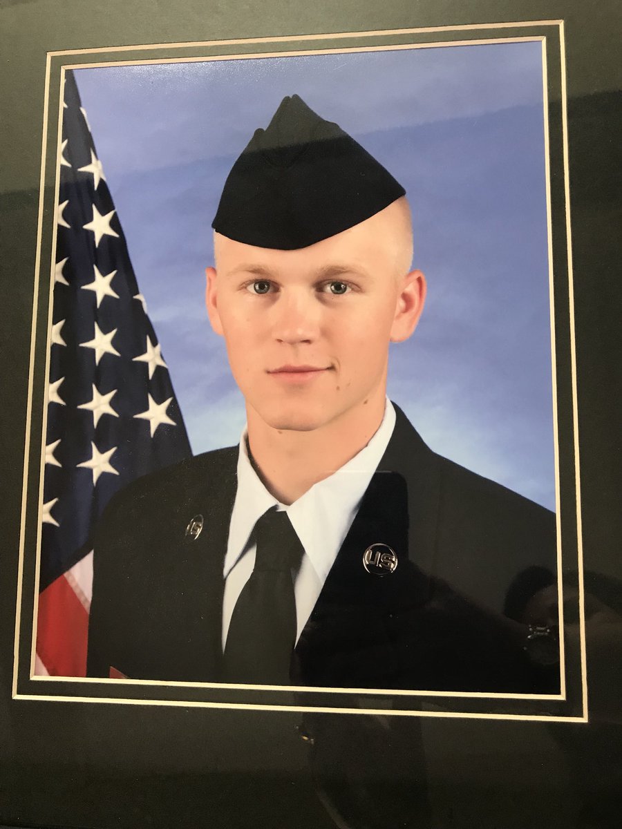 GannonReports's tweet photo. Cody Harter made it through tours in Iraq and Qatar. Helped in hurricane relief last year. Died, stabbed at 291/470 in Lee’s Summit. https://t.co/YSQ3T9wqnh