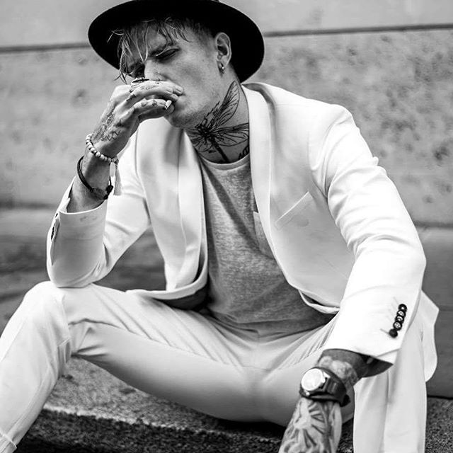 I'm in perfect place of blocking out 99% of people I know 👌I'm too perfect after all ✌️