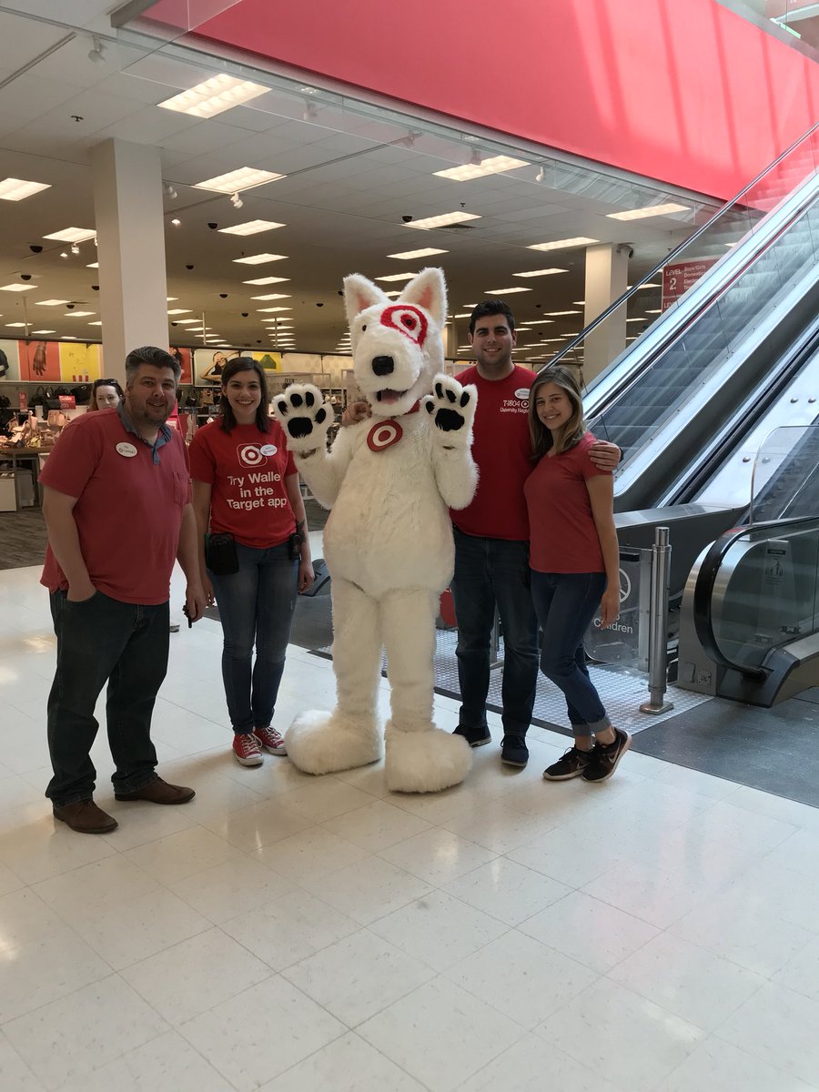 A huge thank you to Bullseye for helping Oliver celebrate his birthday with us at T1804!! #DiscoverJoy #BirthdayBullseye 🎯 @cat10jill <a href="/stu_towne/">Stu towne</a> <a href="/LoriZNelson/">Lori Nelson</a> <a href="/marmcconville/">Mary McConville</a> <a href="/Kdyke13/">Kristen Dyke</a> <a href="/e_esheen/">Liz Sheen</a>