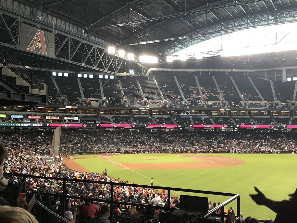 Texalaska88's tweet photo. WE. HERE. GO STROS BABY https://t.co/EpslJvb9yj