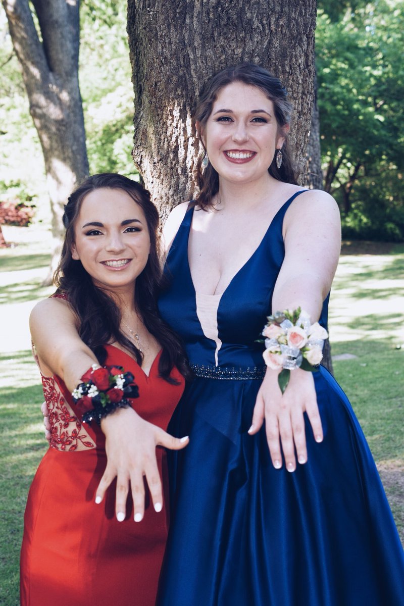 bekahpen's tweet photo. Biiiiig prom people #promneverends https://t.co/iiKveewTXI
