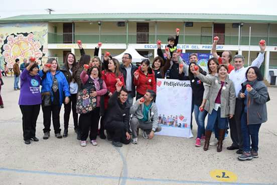#YoElijoVivirSano En la Escuela República de Paraguay y con vecinos del Cerro Los Placeres de #Valparaíso, se vivió el relanzamiento del programa <a href="/EligeVivirSano/">Elige Vivir Sano</a> Y nuestra DOS de la Región <a href="/mfernanda_gs/">Maria Fernanda González S.</a> acompañó a Int. <a href="/jmartinezvalpo/">Jorge Martínez Durán</a> y @seremigobiernoV <a href="/LeslieBrionesRo/">Leslie Briones Rojo</a>