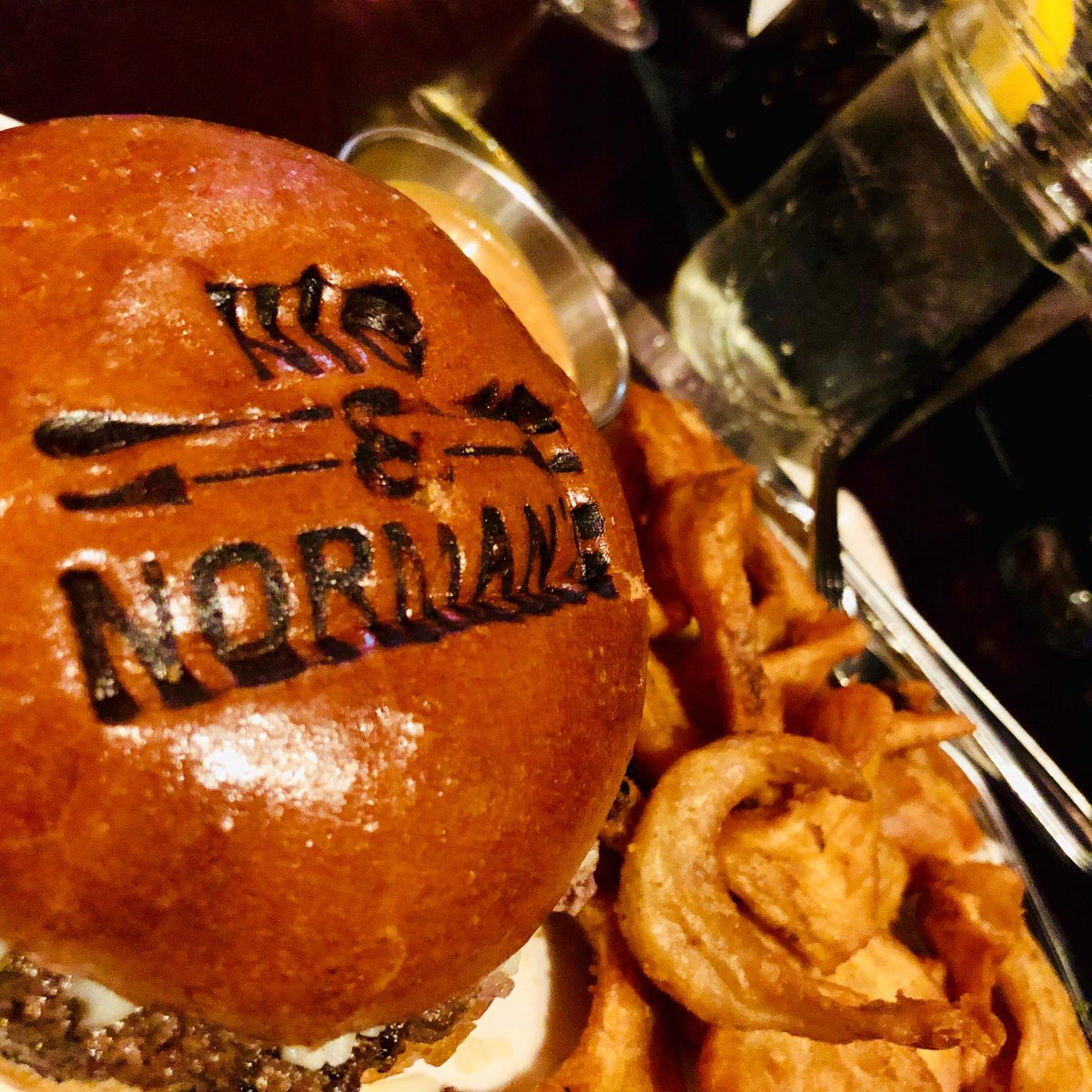 When you go to #NicAndNormans and the burgers look too cool to eat. I did though and it was amazing! 
🍔❤️ #NormanReedus #GregNicotero