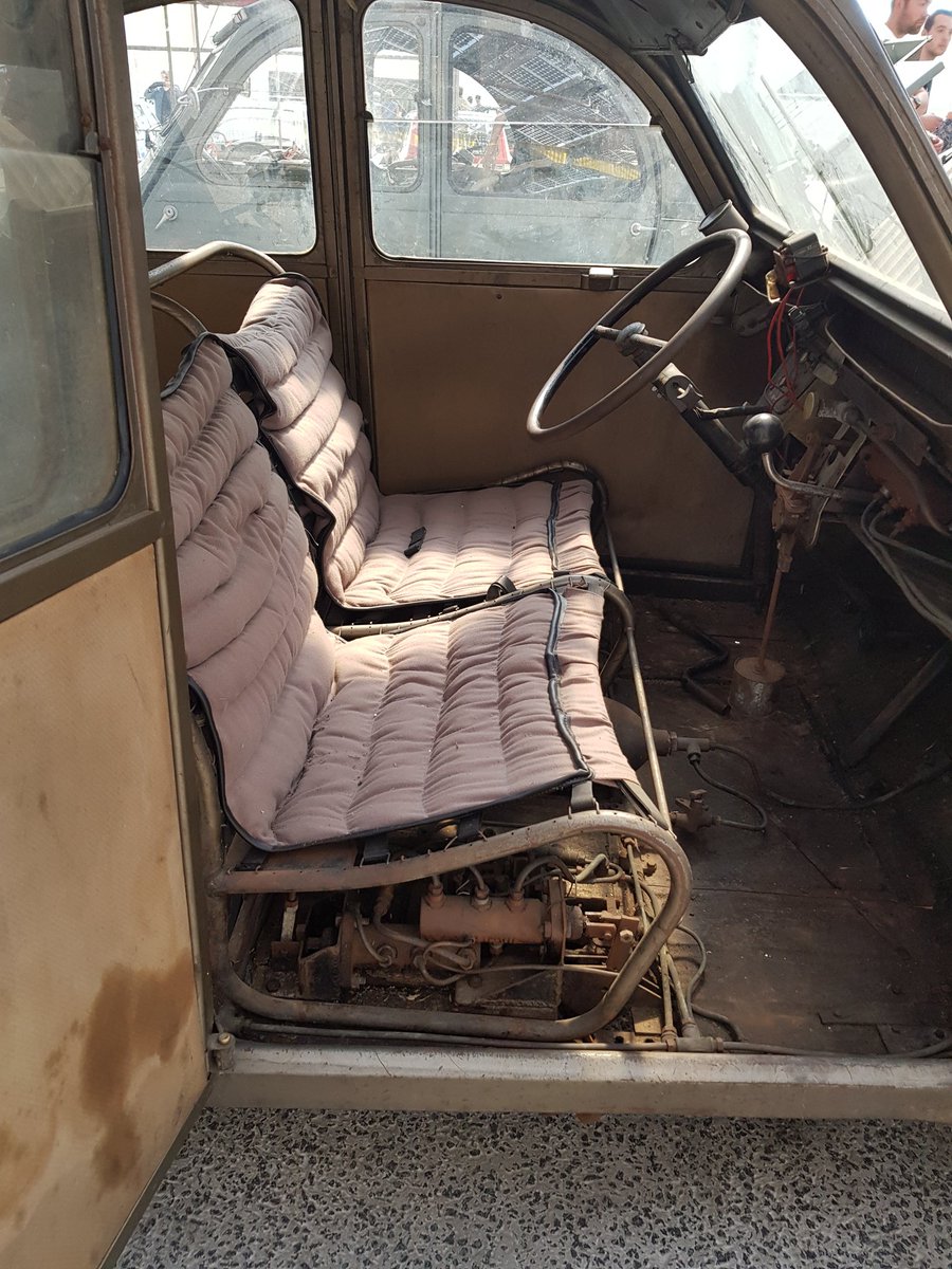 OctaneMatthew's tweet photo. Possibly the most interesting thing from #citromobile was this: The Citroen 2CV 'Federspiel'. 

An engineering prototype developed by an independent French inventor, which 'eliminated body roll'. Active suspension in 1954!

It was turned down by Citroen. https://t.co/c8H13WvEUq