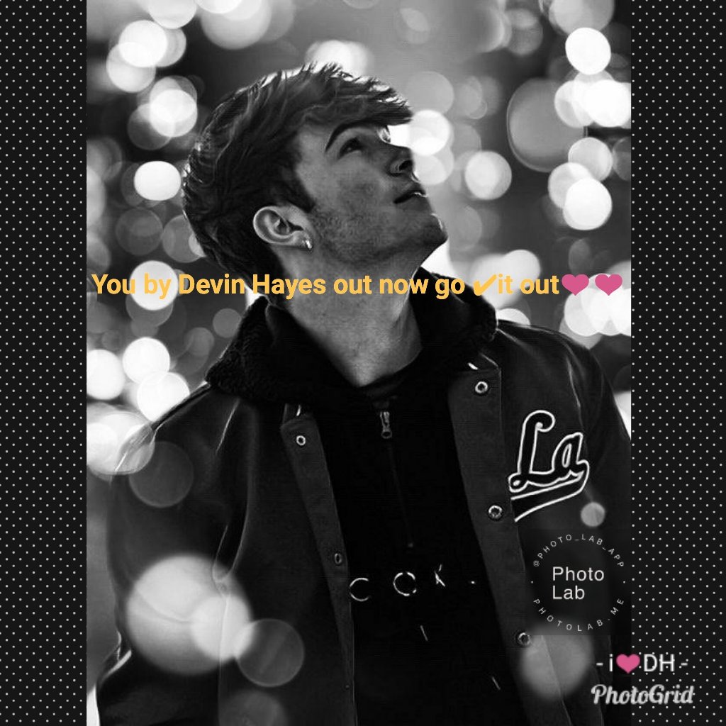 graysonsgirl93's tweet photo. I know I already post about it but it's so good I'm have it again you need to ✔ this out this is incredible words can't describe how proud I am of Dev he's so talented and creative my mind is blown😱👏👏😍💙 @DevinHayes
#YOUmusicvideo
#Proudofdev
https://t.co/TTYoAOufUT https://t.co/eMjamMyhIm