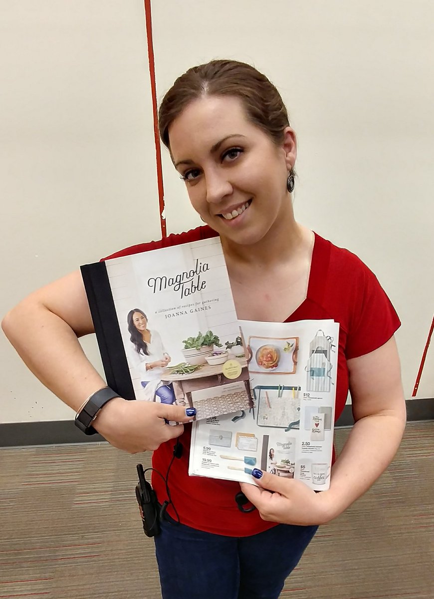Vanessa_CMM's tweet photo. So excited I bought the new #MagnoliaTable book. Have you??? #TargetT0938 @joannagaines #TargetWeeklyAD https://t.co/NfONZxKHn3