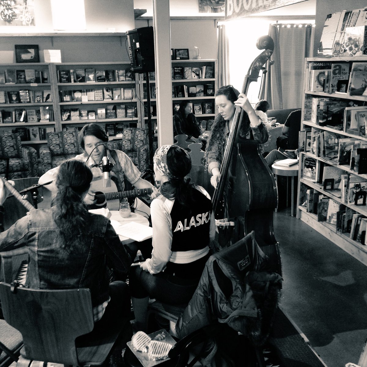 writersblockak's tweet photo. #Slowgrass happening now. Every #Sunday at noon in #spenard #907 https://t.co/2ulDjImCbK