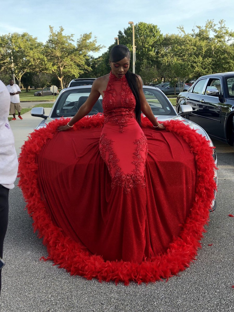 thekaaynicole's tweet photo. red rum 💋 #Prom2k18 https://t.co/4ezGamkI3d