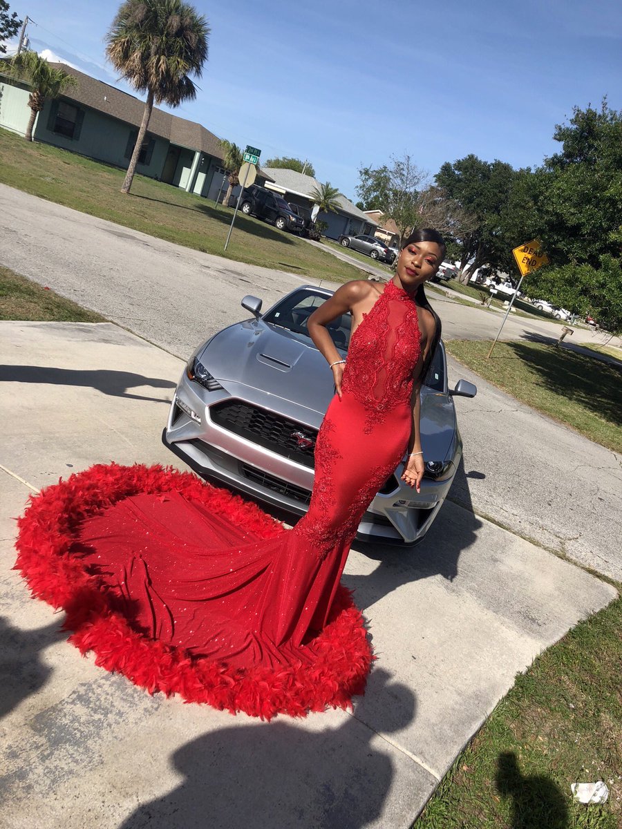 thekaaynicole's tweet photo. red rum 💋 #Prom2k18 https://t.co/4ezGamkI3d