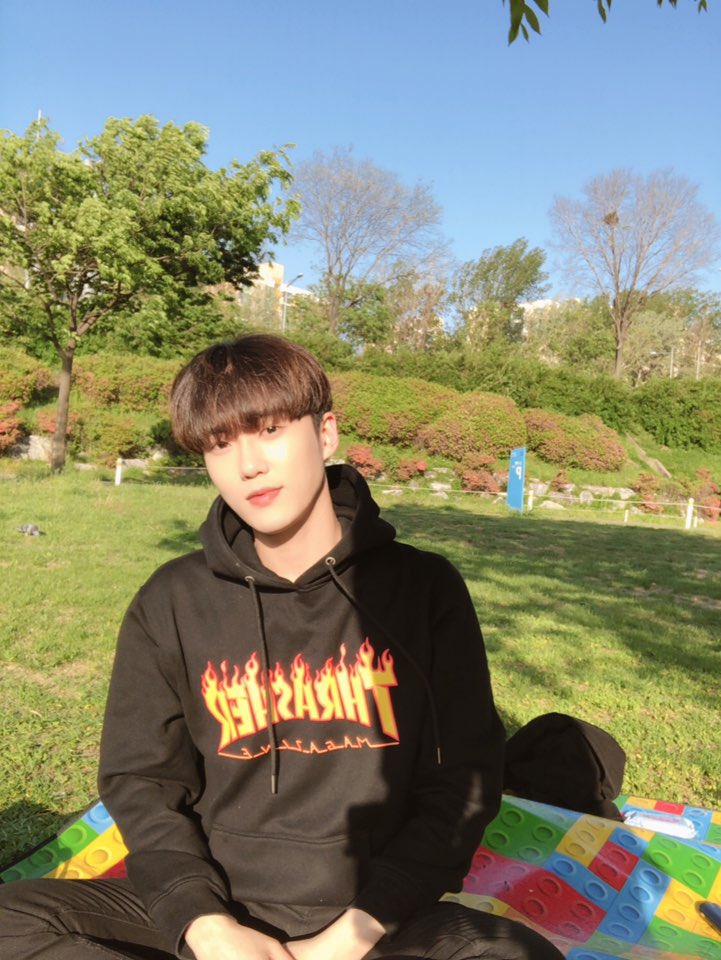 Black6ixFR's tweet photo. [Twitter] 06.05.18

(Photos du) jour où j'ai passé un bon moment avec vous ❤️

#종운 #블랙식스 #fleuveHan #black6ix #jongwoon

———————
Crédits
• Source : black6ix_twt
• Traduction : Black6ix France https://t.co/umlCPhGN5p