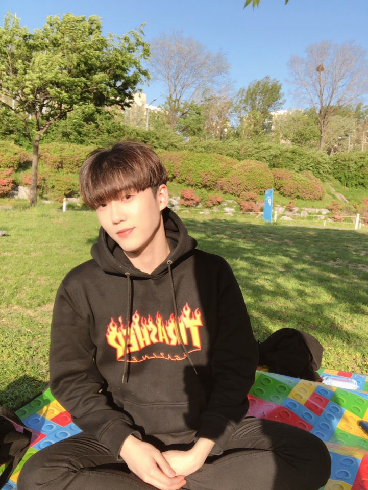 Black6ixFR's tweet photo. [Twitter] 06.05.18

(Photos du) jour où j'ai passé un bon moment avec vous ❤️

#종운 #블랙식스 #fleuveHan #black6ix #jongwoon

———————
Crédits
• Source : black6ix_twt
• Traduction : Black6ix France https://t.co/umlCPhGN5p