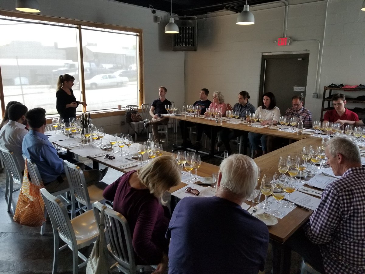marketscholar's tweet photo. Fantastic orange wine education by Maja Roy of Wine Forte at A Dopo sourdough pizza,  knoxville.  #wineforte, #adopo https://t.co/5xXb3IoyMi