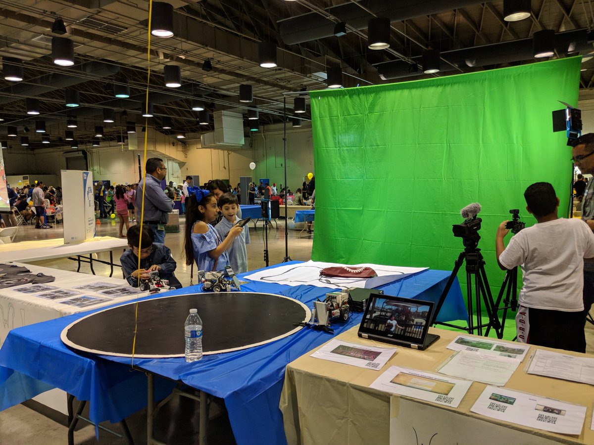 WashingtonPUSD's tweet photo. Enjoying a nice day at the Nancy Mckraken Learning Expo. #ProudtobePUSD #learningexpo #whatsbestforkids https://t.co/NZRJLK291l