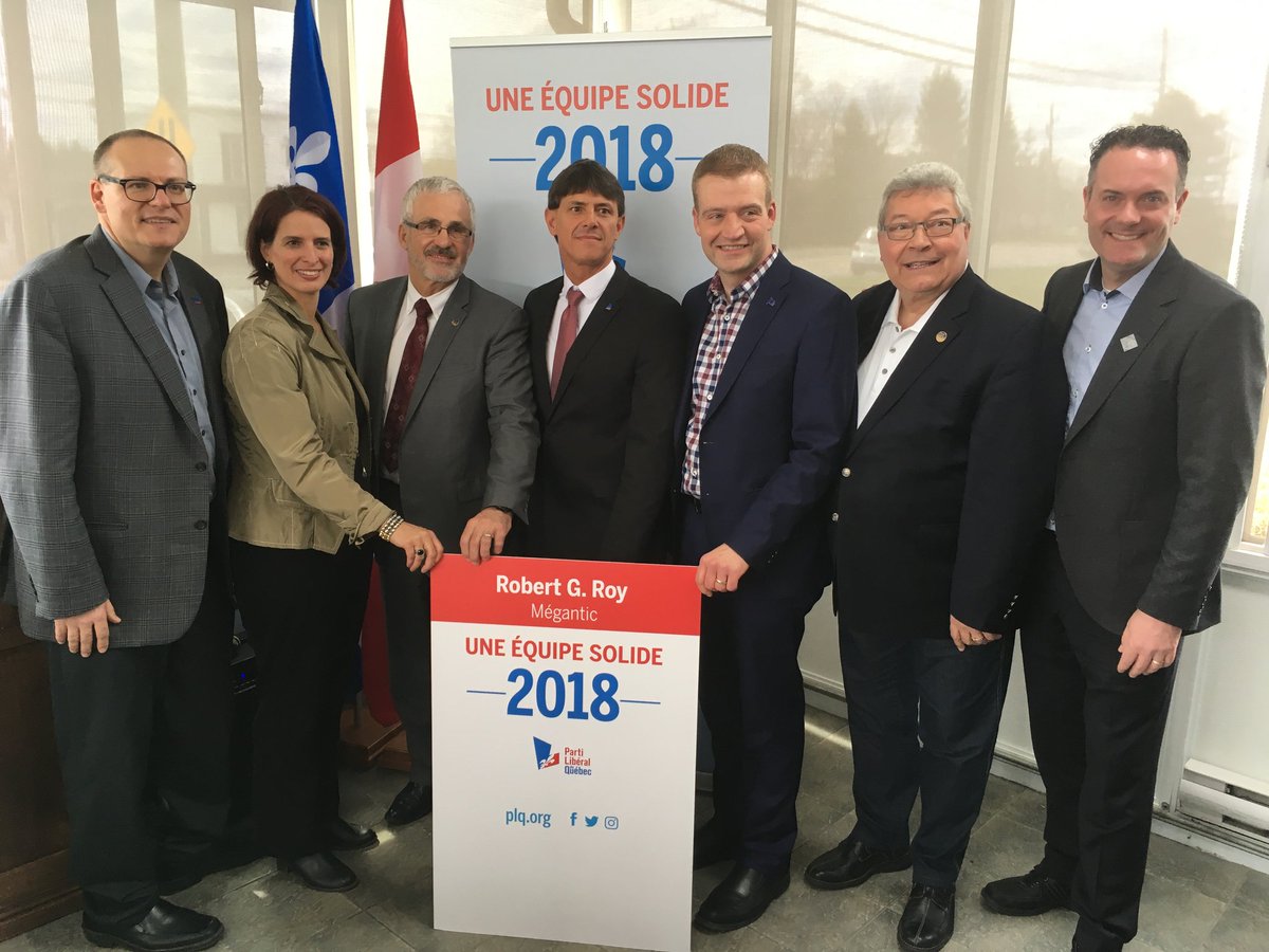 LucFortinSherby's tweet photo. Investiture de #RobertRoy, candidat officiel du @LiberalQuebec dans MΓ©gantic, cet aprΓ¨s-midi, Γ Lac-MΓ©gantic. Γa y est! L'Γ©quipe de l'#Estrie est complΓ¨te et en route vers la victoire du 1er octobre prochain. #PLQ https://t.co/Vdy6LuWChe