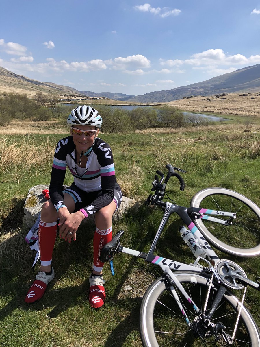 louiseminchin's tweet photo. What a day for some triathlon training in preparation for #slateman #Llanberis @visitwales #DareToTri #sunnydays #verytired https://t.co/ilVPQwLbxn