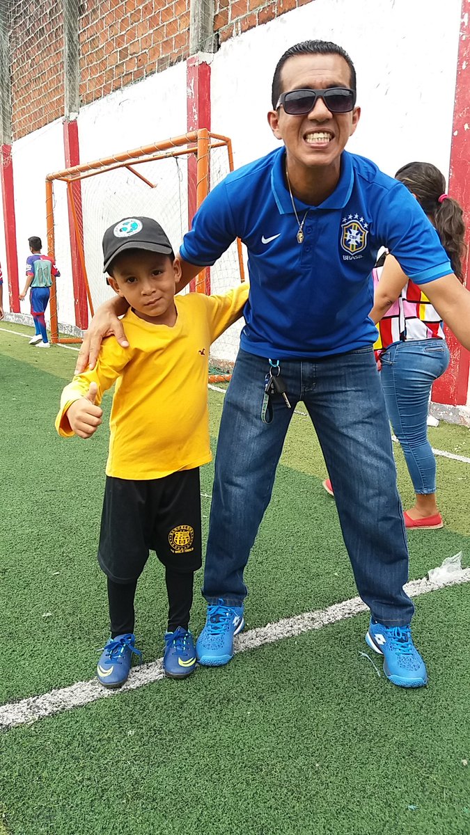 EdisonCadena18's tweet photo. Neymar jr de los Registros @ldcmontalvo2017  @MaximoBanguera1   debuto en la escuela Piojogol en Babahoyo sub 6 https://t.co/5ZdGi5RhpJ