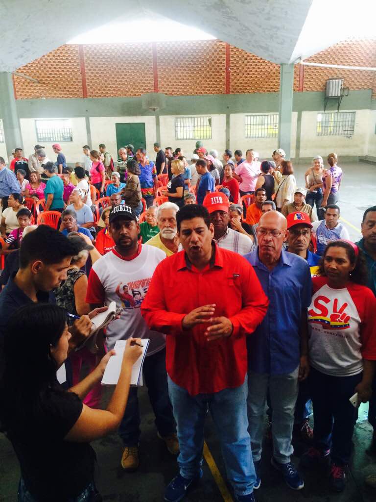 Hermano presidente <a href="/NicolasMaduro/">Nicolás Maduro</a>, queremos decirle que cuente con el pueblo de Caroní. Con este simulacro electoral, dimos muestra de las capacidades de organización y acción de nuestra militancia. #TodosConMaduro <a href="/dcabellor/">Diosdado Cabello R</a> #SimulacroElectoral #ElMundoConMaduro