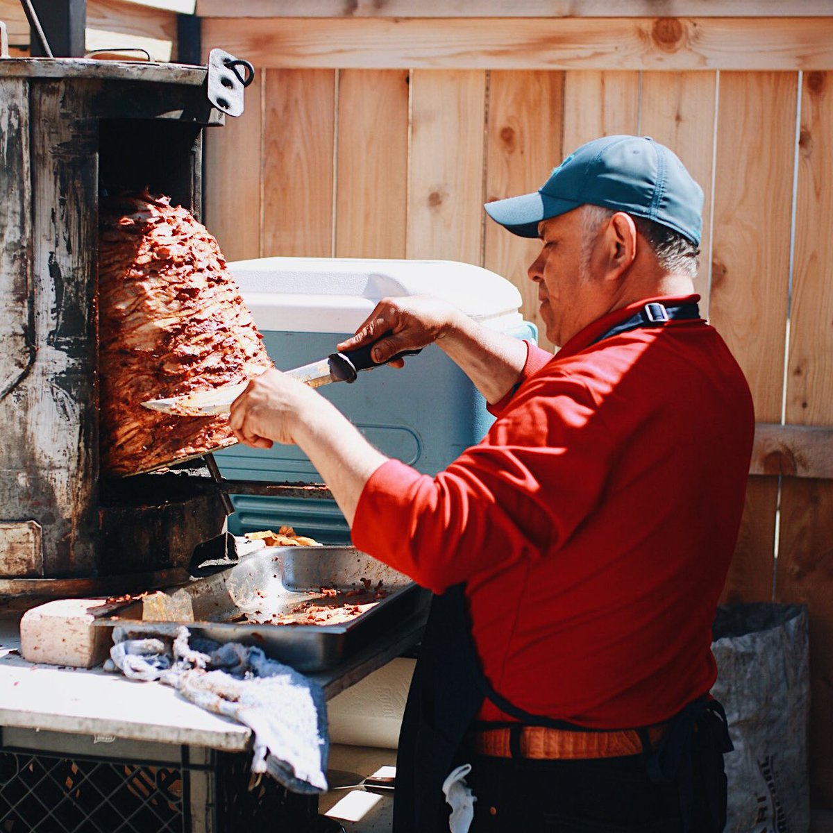 LakeshoreBev's tweet image. Very good vibes happening right now @Sl33pingVillag3 for our #SoundsOfSpring party with @BellsBrewery! Come through for beers, tacos, music, and lots of dogs to pet.