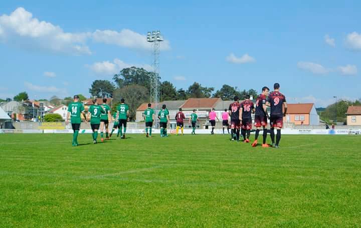 CD_Lalin's tweet photo. 🏁FINAL
⚫🔴 CD Lalín 3-2 Fisterra SD
⚽Pitu, Rubén, PP
#CDLALÍN
#ImosCDLalin #AForzaDoCortizo #Lalín
#LalínFisterra https://t.co/JlTvxEGEnh