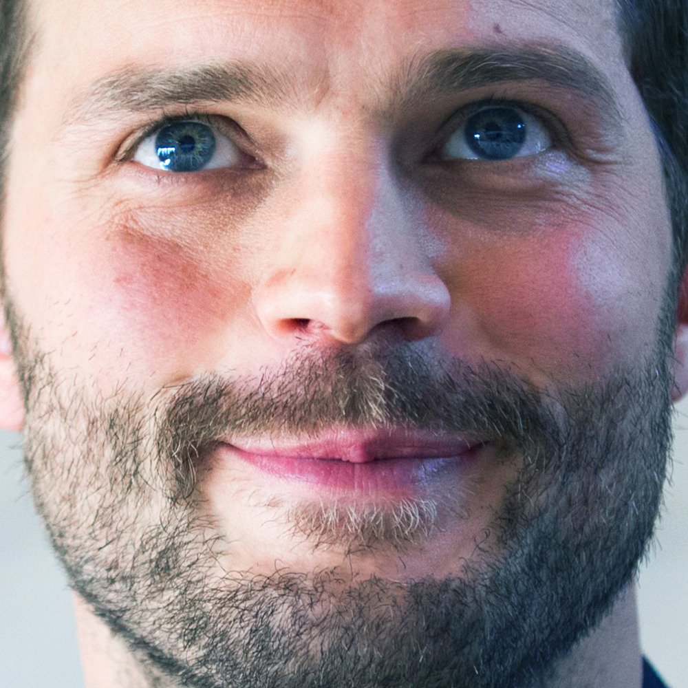 RoratoSilvia's tweet photo. #JamieDornan #DimplesVerySexy #EyesSoFantastic #VeryAdorable https://t.co/4K0VbHqwtM