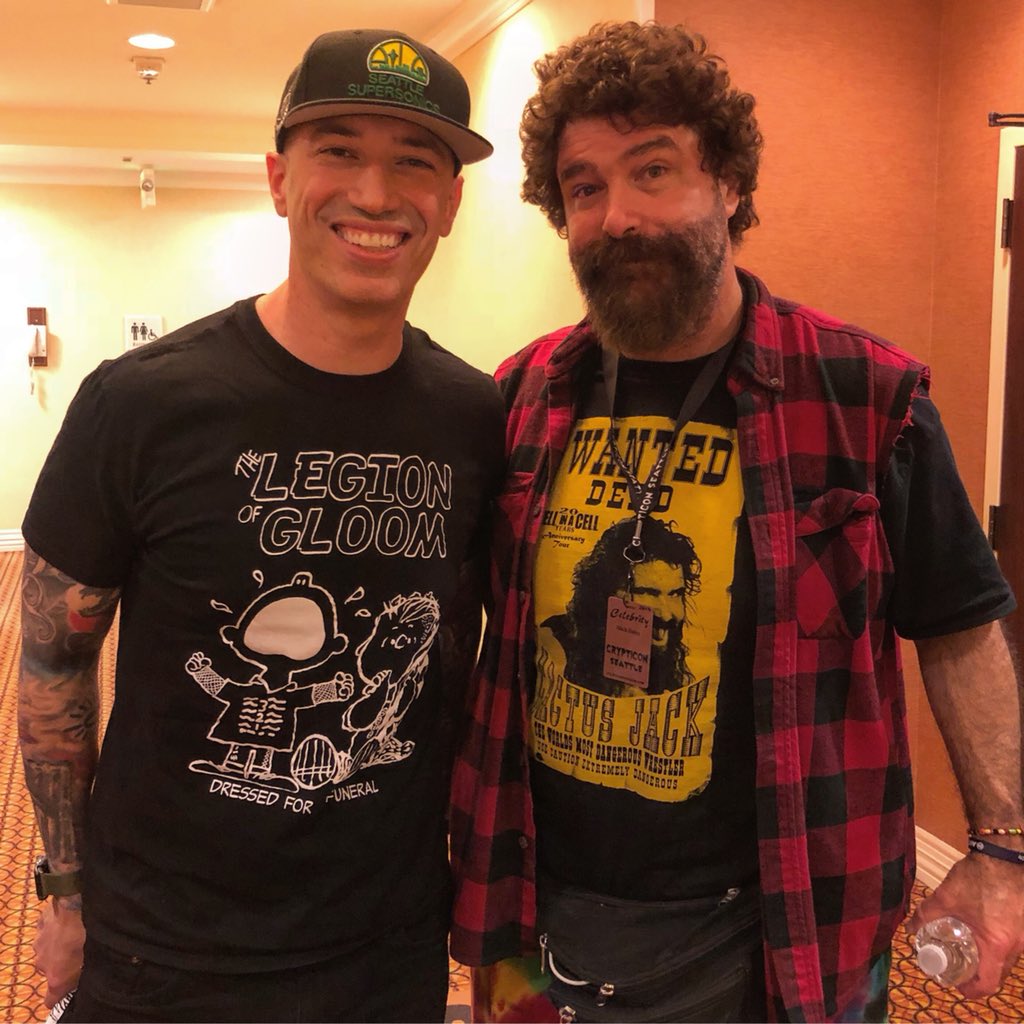ImSteveMigs's tweet image. Had an absolute blast interviewing @RealMickFoley at @crypticon! Thanks to everyone at #Crypticon for being so awesome. #HaveANiceDay