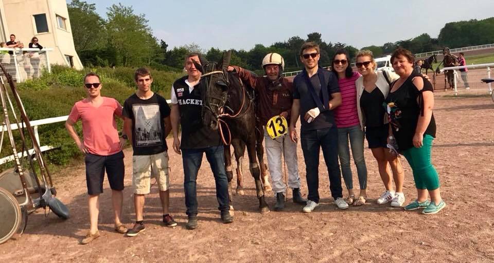 Un bon dimanche pour l’écurie! 
- Brio Gédé gagne avec Michel Poirier à Challans
- Bonchamp Gédé deuxième à Agen avec Florian Prioul
- Dolga du Vivier deuxième à Challans avec Éric Raffin
- Concerto Gédé troisième à Agen avec Florian Prioul
Merci à tous ceux qui ont participé 💪