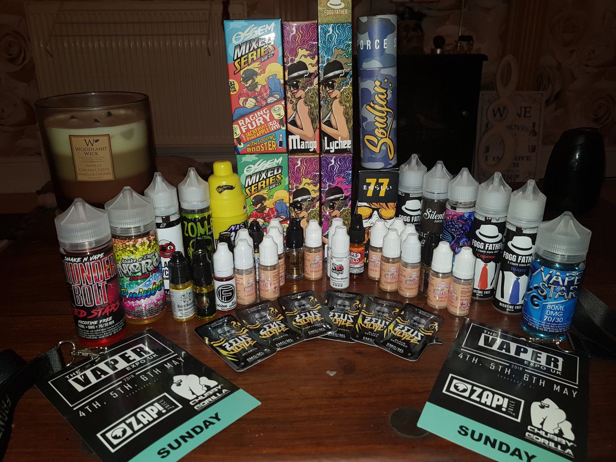 AlexJayBee92's tweet photo. I believe we did quite well at #VaperExpo today! Awesome experience and got a massive amount of free juices 😁 @Amiiee0 #VaperExpo2018 https://t.co/bRG768l89C