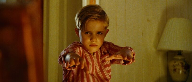 P4chaFilms's tweet photo. #littleboythemovie #elgranpequeño #director #alejandromonteverde
Actor #benchaplin quien interpreta a #beneagle ."El gran pequeño una historia que desafía a los Superhéroes. En la película los poderes no pertenecen al ámbito sobrenatural sino al del Amor la Fe y Solidaridad. https://t.co/B8Pijazzmj