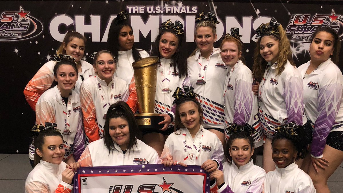 theusfinals's tweet photo. Give it up for these teams receiving the gold at the #USFinals18 in Providence! 🏆 https://t.co/rMs8tpaRbp