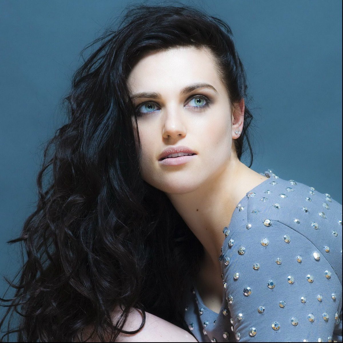 Katie McGrath and her different colored eyes.