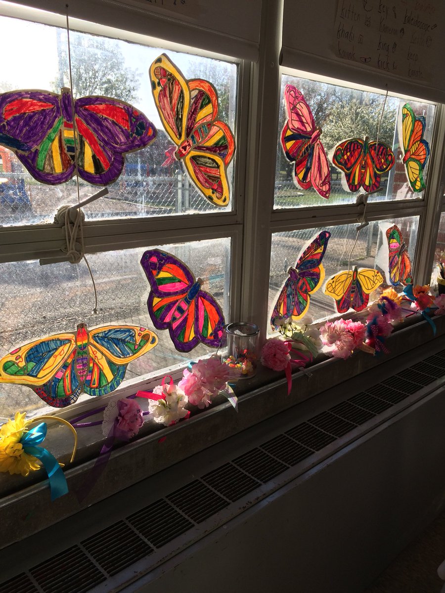 jeannemckinley4's tweet photo. Our beautiful butterflies!#batesbears@bateselemjcps#Wearejcps https://t.co/zGbV5oRi5n
