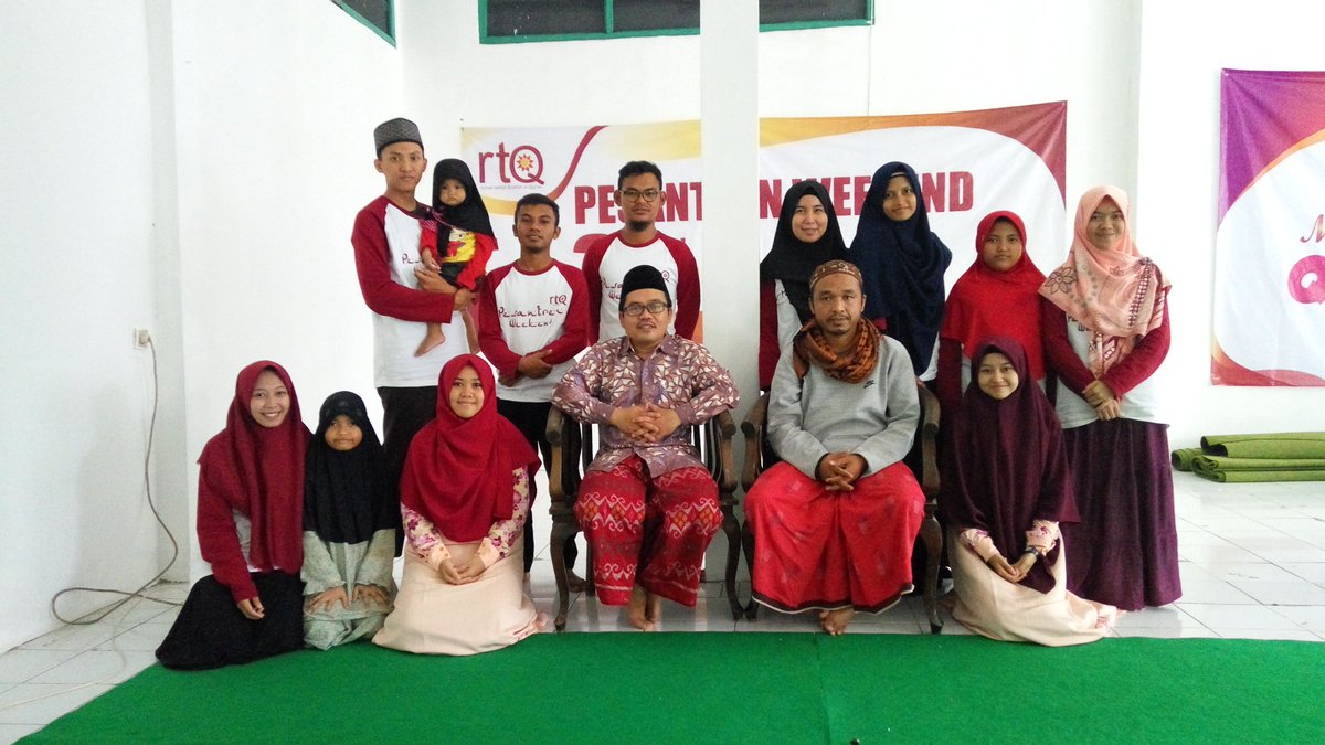 Metodebagdadi's tweet photo. Berdoalah kpd Allah agar pintu hatimu terbuka untuk menerima cahaya hikmah di balik pesan2 Allah. #pesantrenweekend https://t.co/Km5nm7LkAr