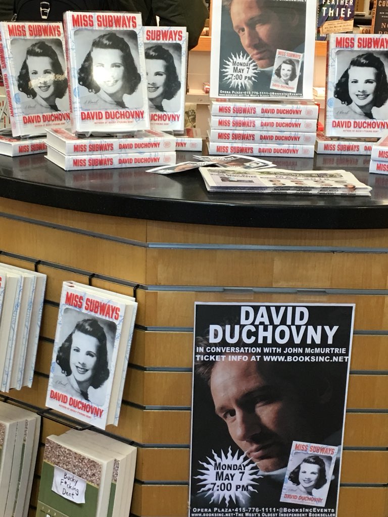 2018/05/07 - David at Books Inc. Opera Plaza in San Francisco, CA Dcj3J5gV0AAbZJb