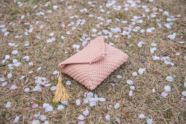 tinyrabbithole's tweet photo. New workshop available! Sign up and make your very own Sakura pouch 😍 https://t.co/gXzxHwje5K
.
.
#sakura #envelopeclutch #crochetgirlgang #crocheted #craftastherapy #handmade #makeyourown #goldtassel #accessories #sgdesign #sgworkshops #learntocrochet #craftworkshopsg https://t.co/WpUXKcJC5l