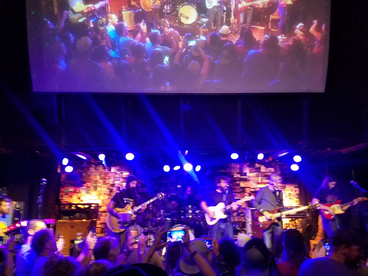 TotesSpaceFish's tweet photo. Phil Lesh is on stage with Cosmic Twang at Ophelia's right now performing "Unbroken Chain" https://t.co/YB58k3TC1H