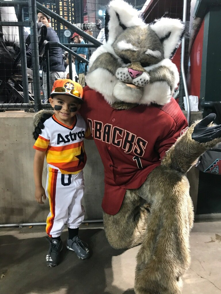 Henry79764's tweet photo. Shout out to @DbacksBaxter  for taking a picture with my son. Tomorrow we head to Oakland to meet @Stomper00 
#MascotTour
#StadiumChasers https://t.co/czTGbaqrFQ